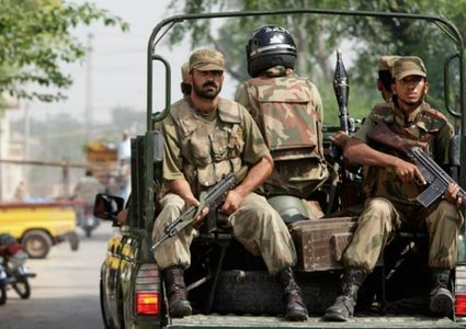 مقتل 5 جنود في انفجار قنبلة جنوب غربي باكستان