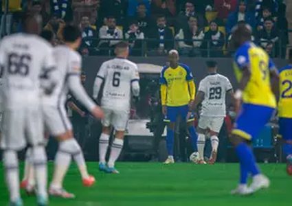 النصر يتعادل مع الهلال وينفرد بصدارة الدوري