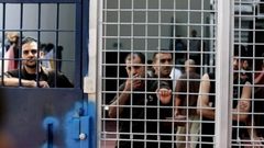 أسرى سجن "عوفر" يشرعون بخطوات تصعيدية احتجاجا على الإهمال الطبي