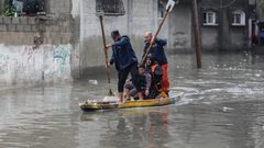 غرق 300 دونم زراعي بفعل فتح العبارات شرق خان يونس ودير البلح