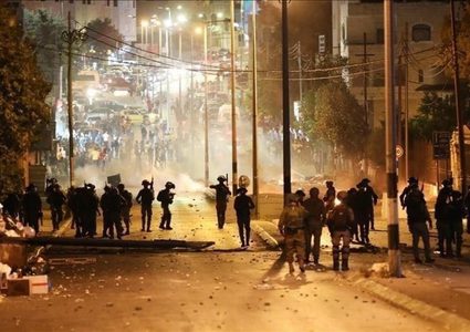 إصابة بالرصاص الحي خلال مواجهات مع الاحتلال في مخيم العروب شمال الخليل