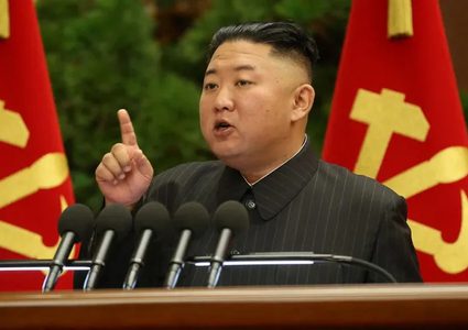 زعيم كوريا الشمالية يكشف عن أهداف عسكرية جديدة في اجتماع مهم للحزب