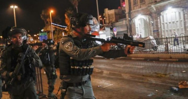 إصابات بالاختناق خلال مواجهات مع الاحتلال في مخيم العروب شمال الخليل