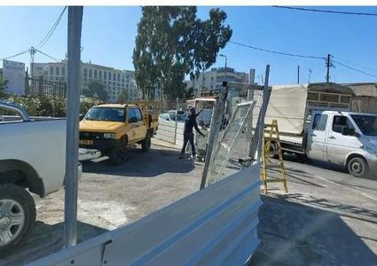 بلدية الاحتلال تقوم بأعمال الحفر في حي الشيخ جراح بالقدس