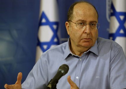 موشيه يعلون يهاجم حكومة نتنياهو: مجرمون يعرضون مستقبلنا الوجودي للخطر