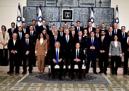 انتقادات للحكومة الإسرائيلي عقب يوم من تنصيبها