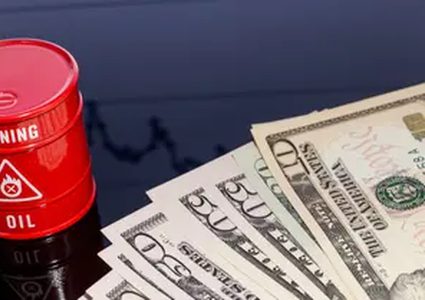 أسعار النفط تسجل مكاسب للعام الثاني بعد تقلبات شديدة في 2022