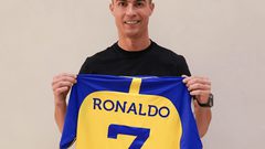 أول تعليق لأسطورة النصر على صفقة رونالدو