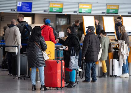 عدد متزايد من الدول يفرض قيودا على القادمين من الصين في ظل انتشار وباء كورونا