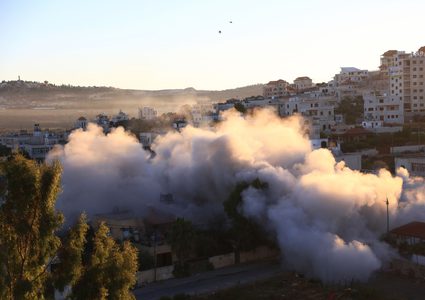 الاحتلال يفجر ثلاث شقق لذوي الشهيدين أحمد وعبد الرحمن عابد في كفر دان غرب جنين
