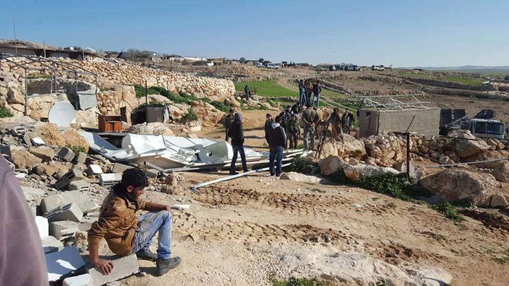 الاحتلال يهدم منزلاً ويردم بئراً في يطا بالخليل