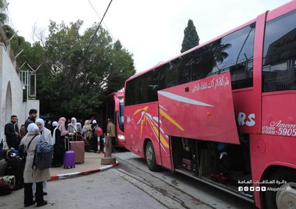 عمادتا كلية الشريعة وشؤون الطلبة تسيّران رحلة عمرة لحفظة القرآن الكريم وذويهم