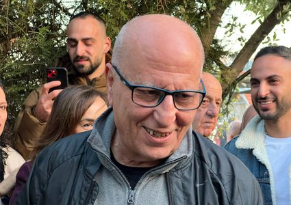 كريم يونس يتنفس الحرية بعد 40 عاما في سجون الاحتلال