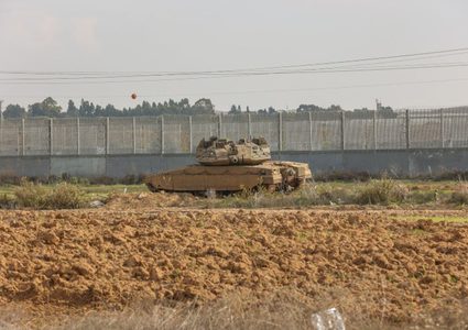حكومة الاحتلال تبني جدارا إسمنتيا يفصلها عن غزة