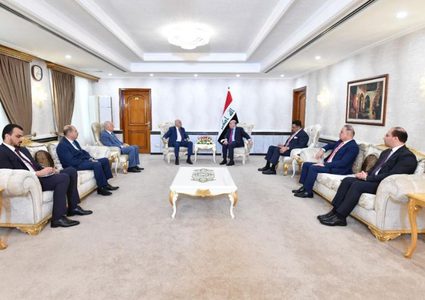 الرجوب يطلع نائب رئيس وزراء العراق على آخر المستجدات