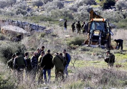 مستوطنون يحرثون 100 دونم في الجفتلك شمال أريحا