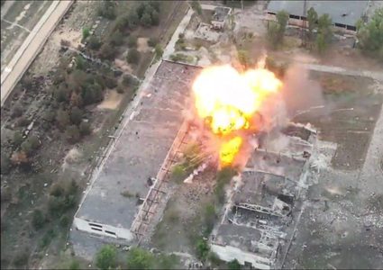 تدمير وحدة عسكرية أوكرانية بمدفع هاون 2S4 "توليب" الروسي