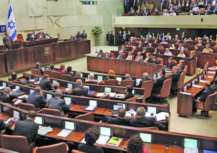 الكنيست يصادق على تمديد العمل بقانون الطوارئ في الضفة