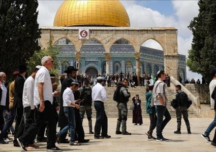 مستوطنون يقتحمون المسجد الأقصى