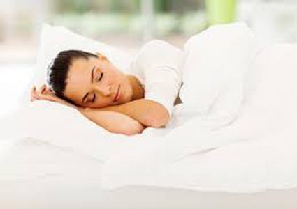 6 خطوات عناية ليلية لبشرة مشرقة