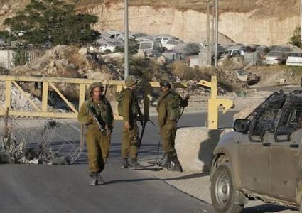 قوات الاحتلال تنصب حاجزا عسكريا على مدخل سلفيت الشمالي