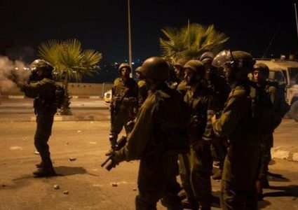 إصابات واعتقال شاب خلال مواجهات مع الاحتلال في الخليل