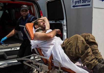 إصابة أحد جنود الاحتلال بنيران زميله في النقب