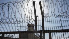 تدهور الوضع الصحي للأسير علي الحروب