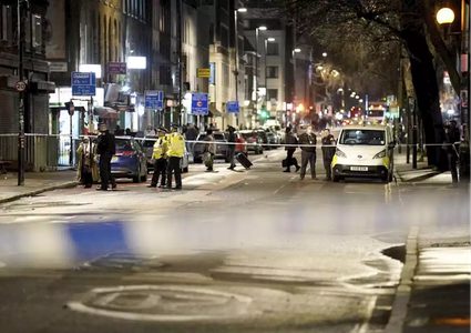 إصابة ثلاث نساء وفتاة في إطلاق نار خلال جنازة في لندن