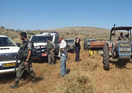 الخليل:الاحتلال يمنع مزارعين من حراثة أراضيهم في قرية بيرين