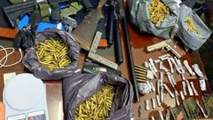 ضبط ما يزيد عن كغم ونصف مخدرات وأسلحة في طولكرم