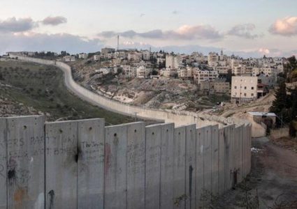 قوات الاحتلال تعزز جدار الفصل العنصري في محيط قرى جنين