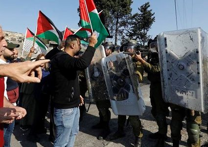 استطلاع: 40%من الأمريكيين يعتقدون ان اسرائيل تعامل الفلسطينيين معاملة النازيين