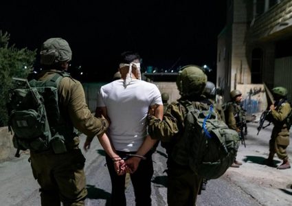 الاحتلال يعتقل شابين من طوباس أحدهما اسير محرر