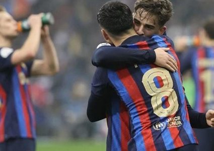برشلونة يصل سبتة ب3 طائرات هليكوبتر