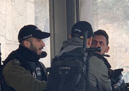 الاحتلال يعتقل الناشط المقدسي محمد ابو الحمص