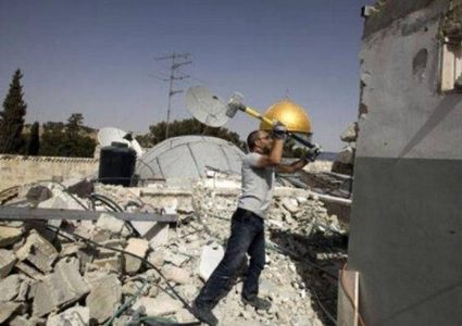 الاحتلال يجبر مقدسيًا على هدم منزله ذاتيًا