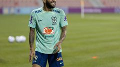 نادي مكسيكي يفسخ عقد داني ألفيس بعد اعتقاله بسبب التحرش