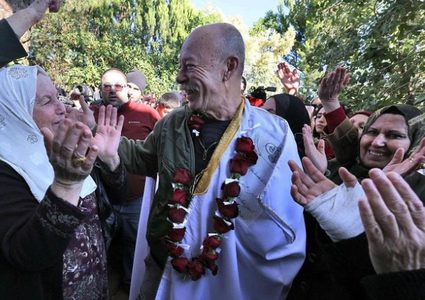 شرطة الاحتلال تستدعي الأسير المحرر يونس وشقيقه للتحقيق