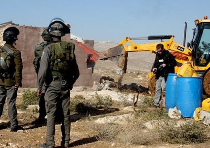 سلطات الاحتلال تهدم غرفتين سكنيتين جنوب بيت لحم
