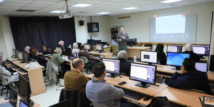 النجاح: مركز الواقع الافتراضي يعقد دورة تدريبية لأعضاء الهيئة التدريسية بالجامعة