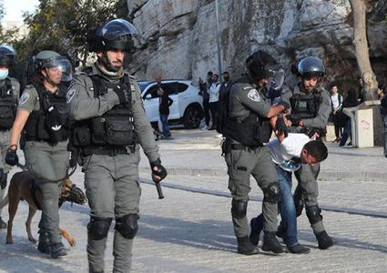 شرطة الاحتلال تعتقل 6 مواطنين خلال قمع وقفة في حيفا منددة بمجزرة جنين