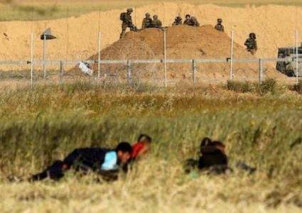 الاحتلال يستهدف وقفة منددة بجرائم الاحتلال شرق غزة