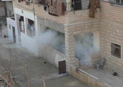 إصابات بالاختناق بالغاز في بيت أمر