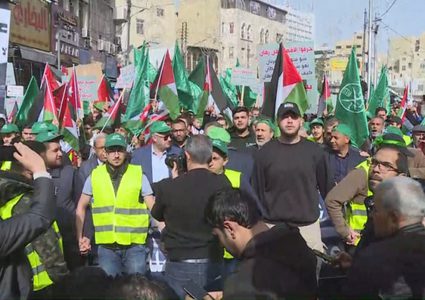 مسيرة شعبية داعمة لفلسطين وسط عمان