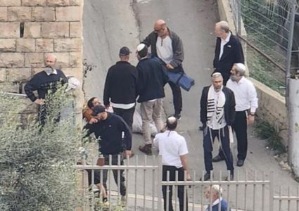 إصابة فتى 13 عاما برصاص الاحتلال بالقدس بزعم تنفيذ عملية اطلاق نار