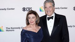 المعتدي على زوج نانسي بيلوسي يفجر مفاجأة عبر اتصال هاتفي