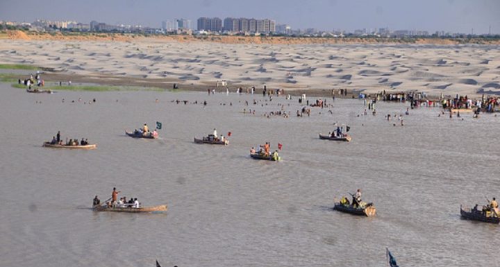 مصرع 10 أطفال غرقا في الباكستان