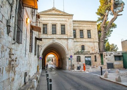 "الإسلامية المسيحية" تحذر من التداعيات الخطيرة للاعتداء على مقر بطريركية الأرمن