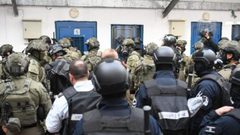 قوات القمع تعتدي على ممثلة الأسيرات في "الدامون" وتعزلها